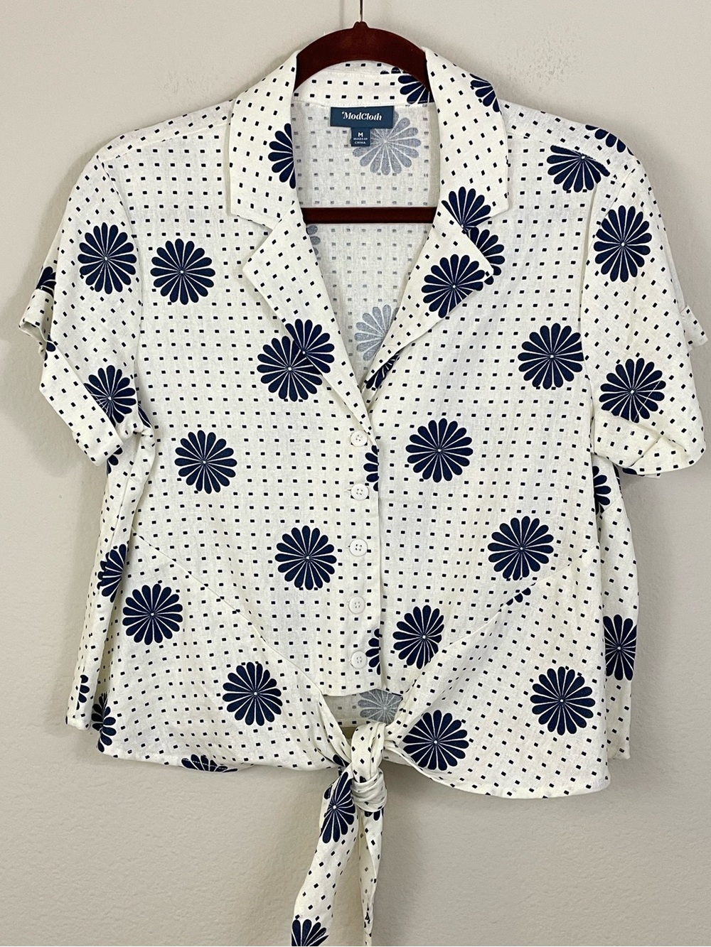 ModCloth Floral Tie-Front Linen Blend Dotted Button-Up Top Size M Preppy Prairie